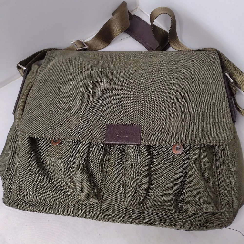 Banana Republic Olive Nylon Messenger Bag Crossbody Laptop Nylon Leather A19